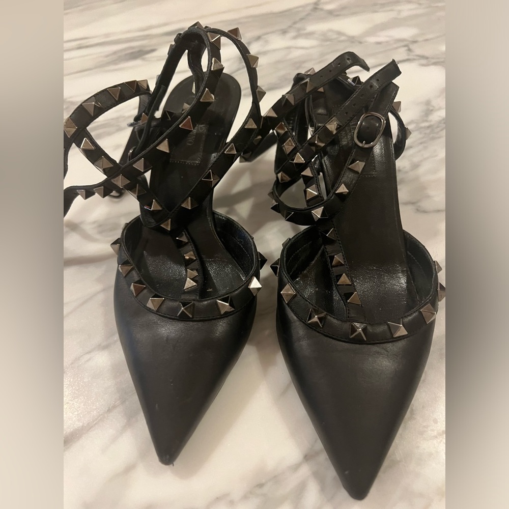 Valentino ROCKSTUD cages ankle strap pumps in black leather size 37